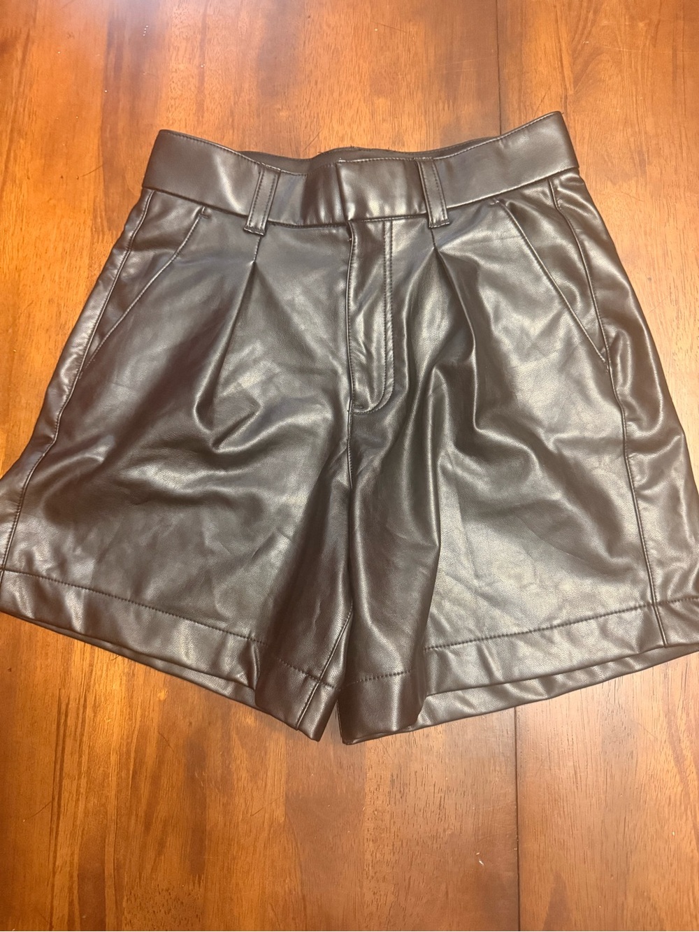 NWT Abercrombie & Fitch Black Faux Leather Pleated Shorts Size Small